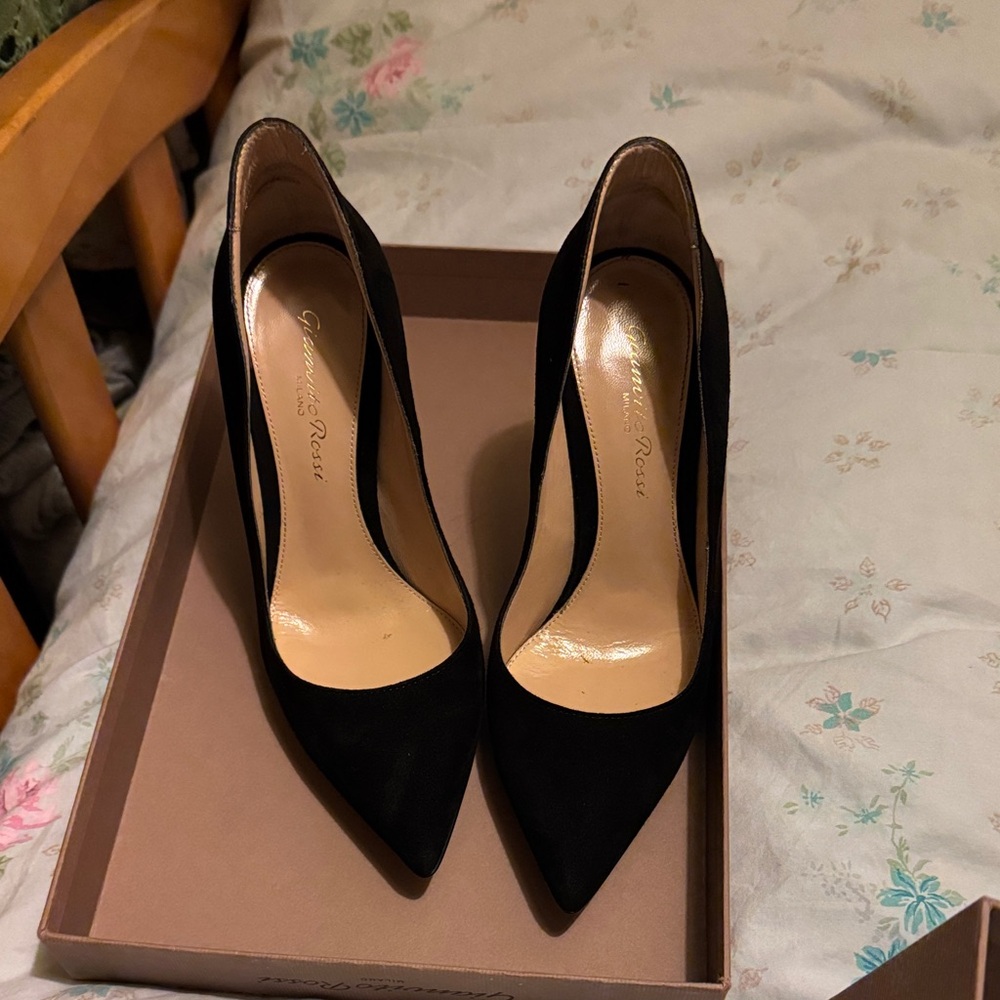 Gianvito Rossi Black and Beige Heels
